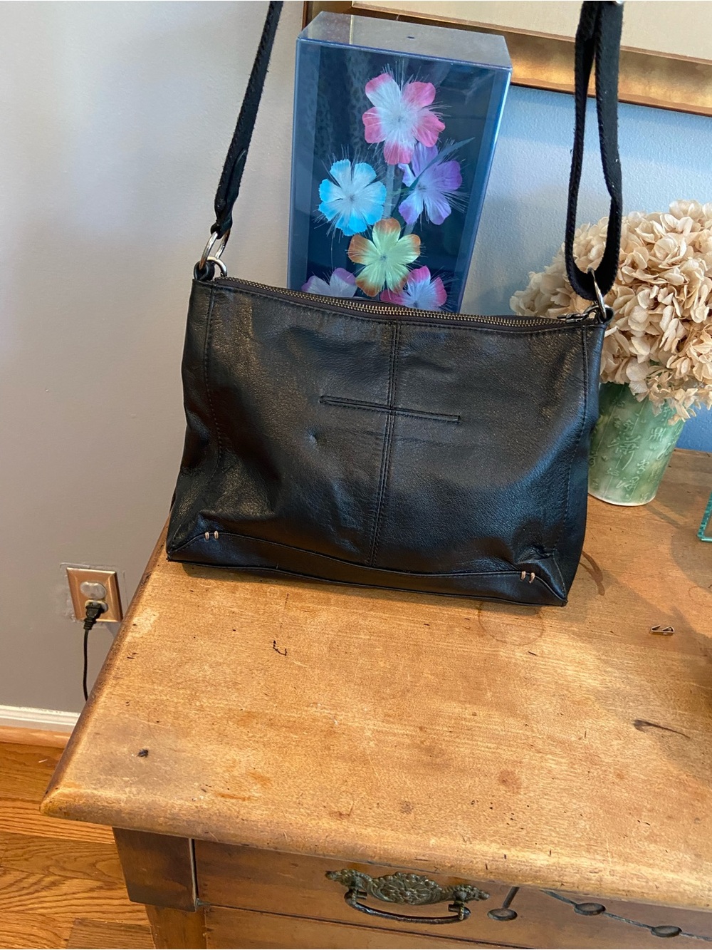 Black The Sak shoulder bag with pewter hardware, - Picture 5 of 6